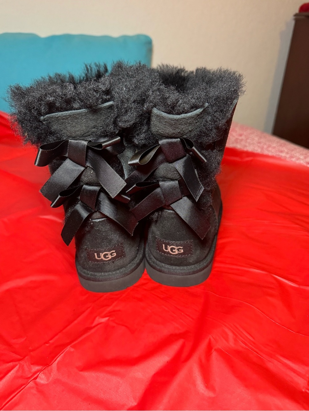 UGG Black Shearling Back-Bow Short Boots